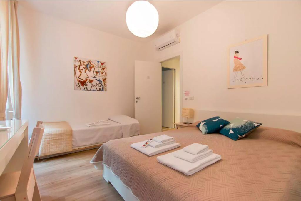 Via Colombo Holiday Rooms La Spezia Bagian luar foto