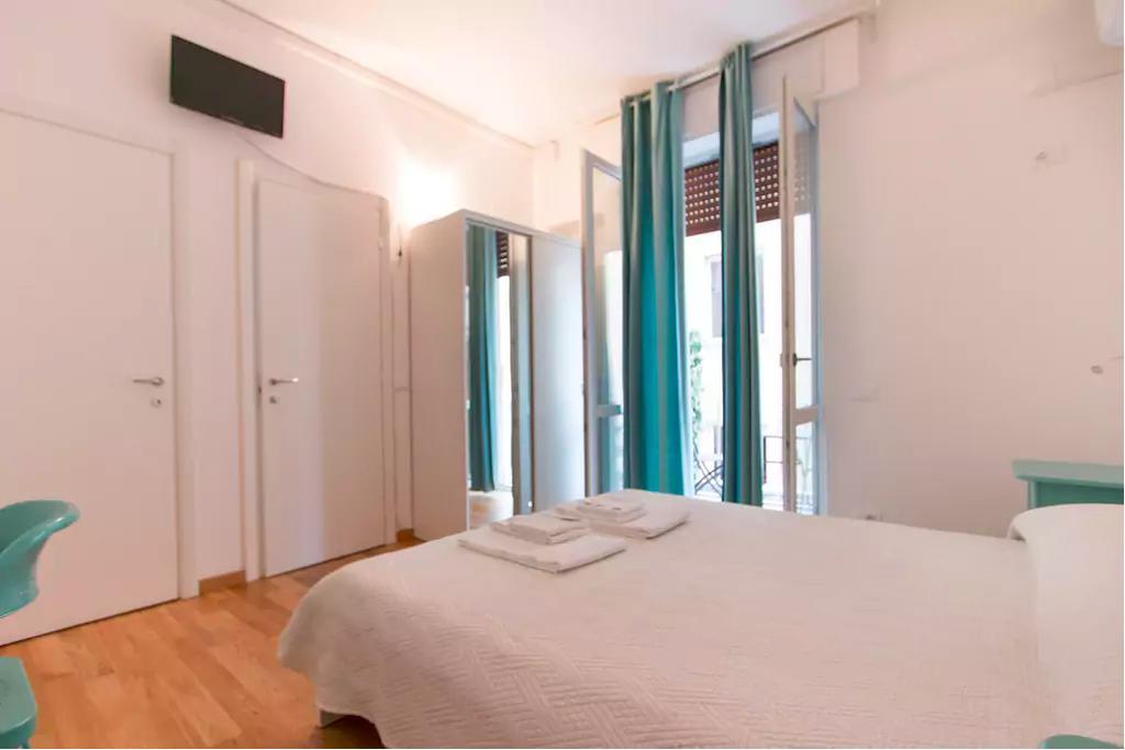 Via Colombo Holiday Rooms La Spezia Bagian luar foto