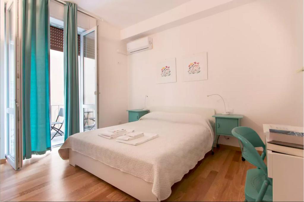 Via Colombo Holiday Rooms La Spezia Bagian luar foto