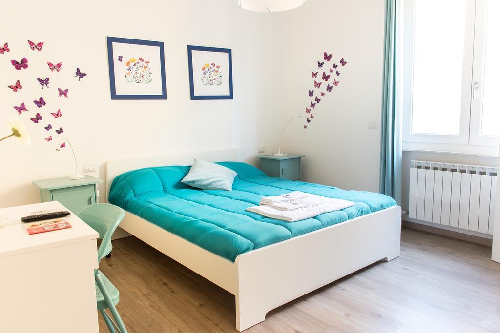 Via Colombo Holiday Rooms La Spezia Bagian luar foto