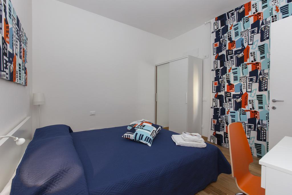 Via Colombo Holiday Rooms La Spezia Bagian luar foto
