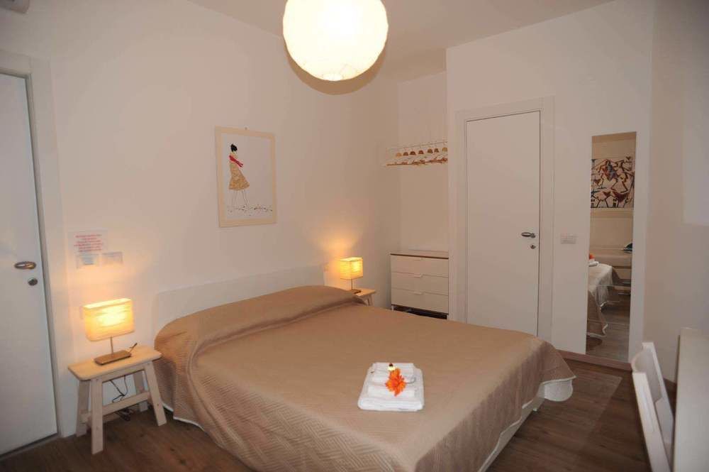 Via Colombo Holiday Rooms La Spezia Bagian luar foto