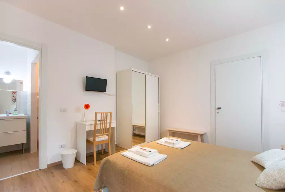 Via Colombo Holiday Rooms La Spezia Bagian luar foto