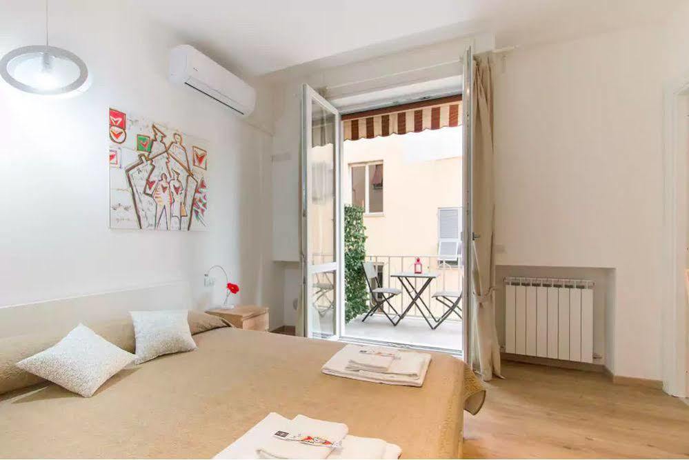 Via Colombo Holiday Rooms La Spezia Bagian luar foto